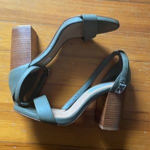 Hunter green Steve Madden heels